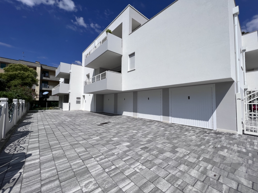 Appartamento nuovo ed elegante nel condominio Villa Giotto