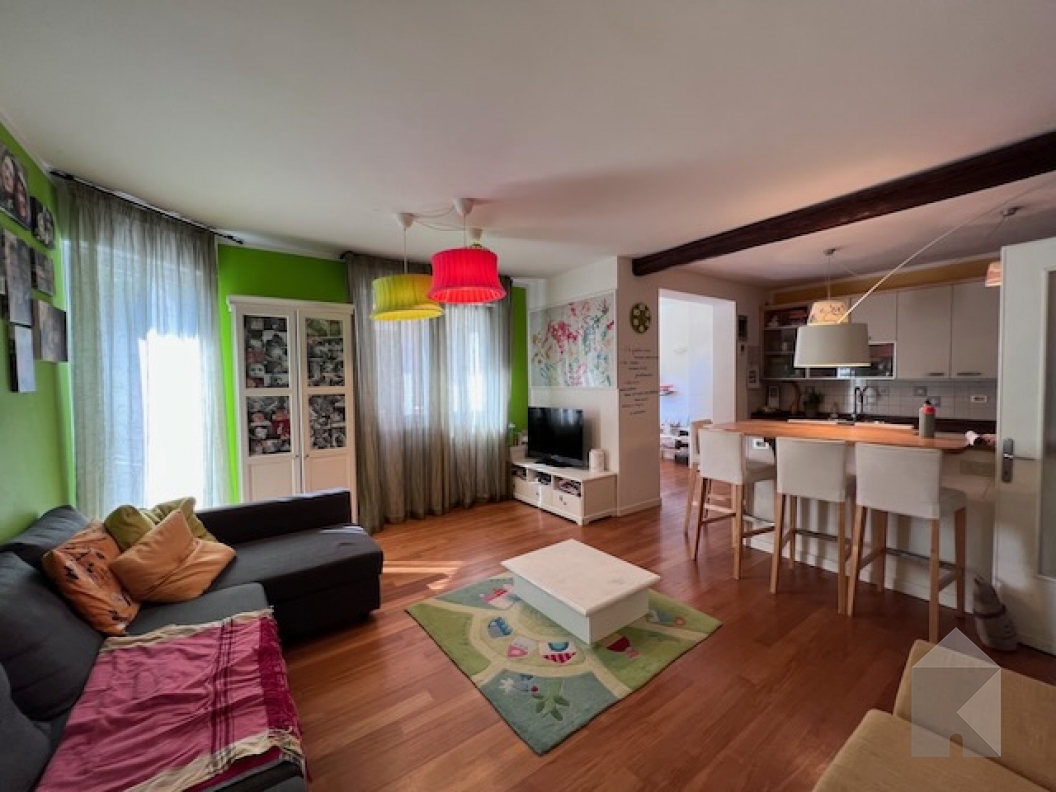 Spaziosa ed elegante bifamiliare recentemente rinnovata