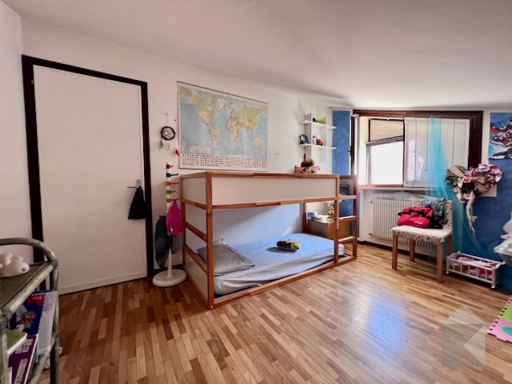Spaziosa ed elegante bifamiliare recentemente rinnovata