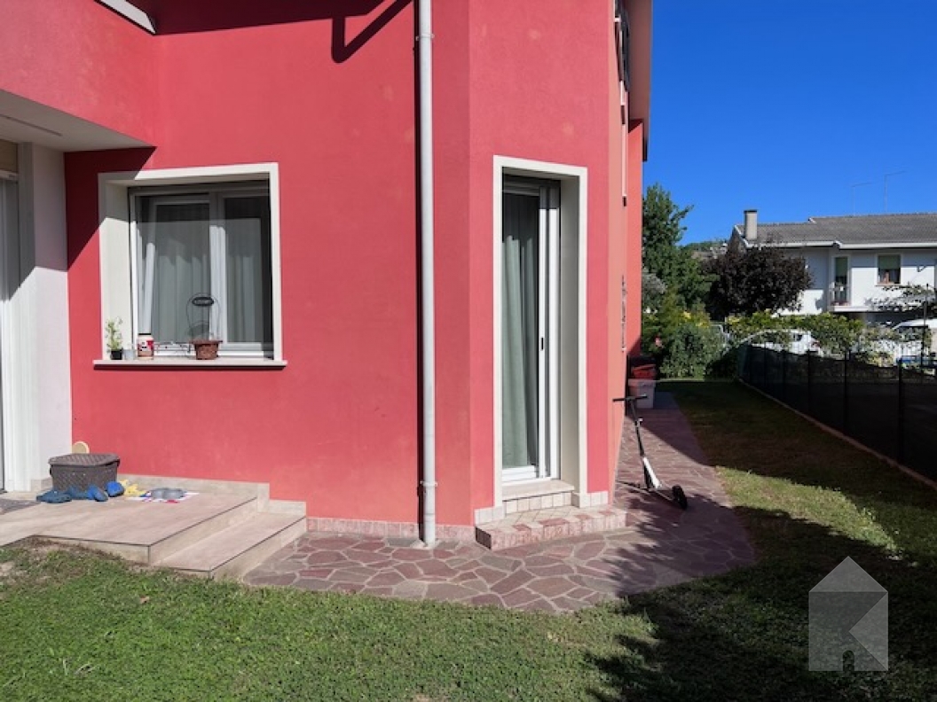 Spaziosa ed elegante bifamiliare recentemente rinnovata
