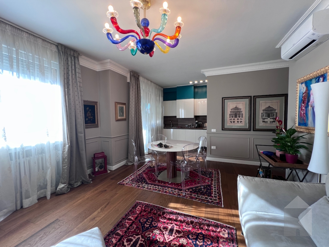 2 camere elegante e raffinato in centro a San Donà