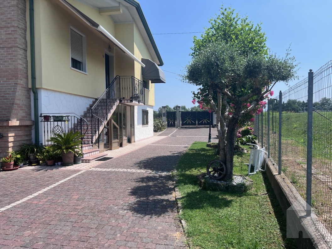 Singola con due abitazioni a Musile