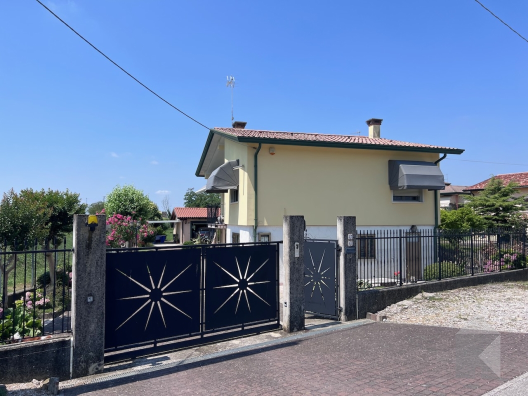 Singola con due abitazioni a Musile