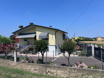 Singola con due abitazioni a Musile