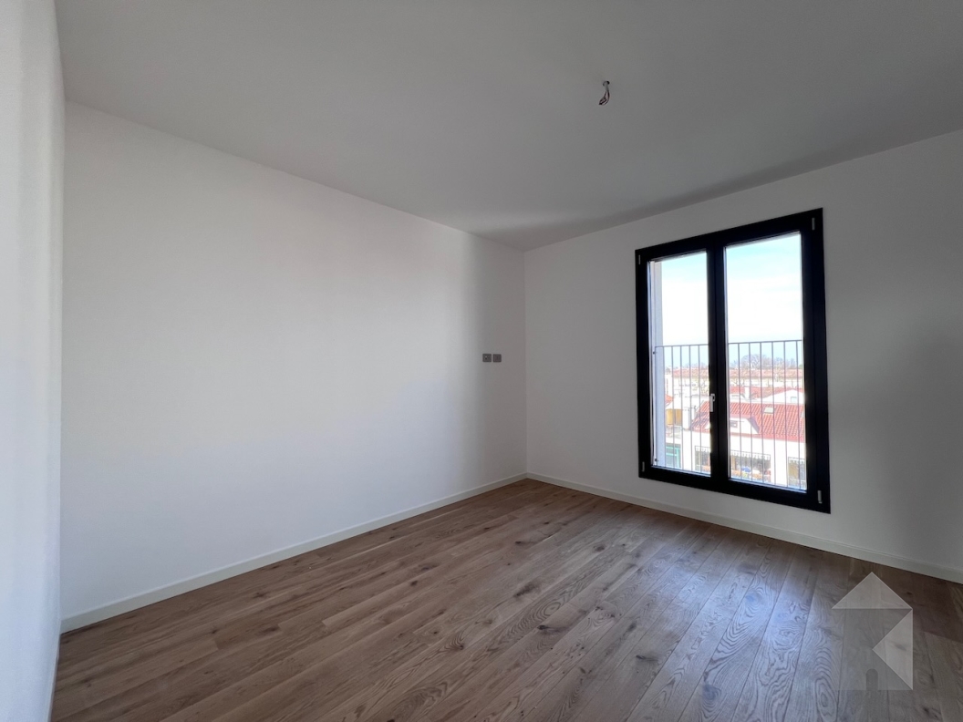 Giardino Marconi - Esclusivo 3 camere di testa al Quarto Piano (A4.4)