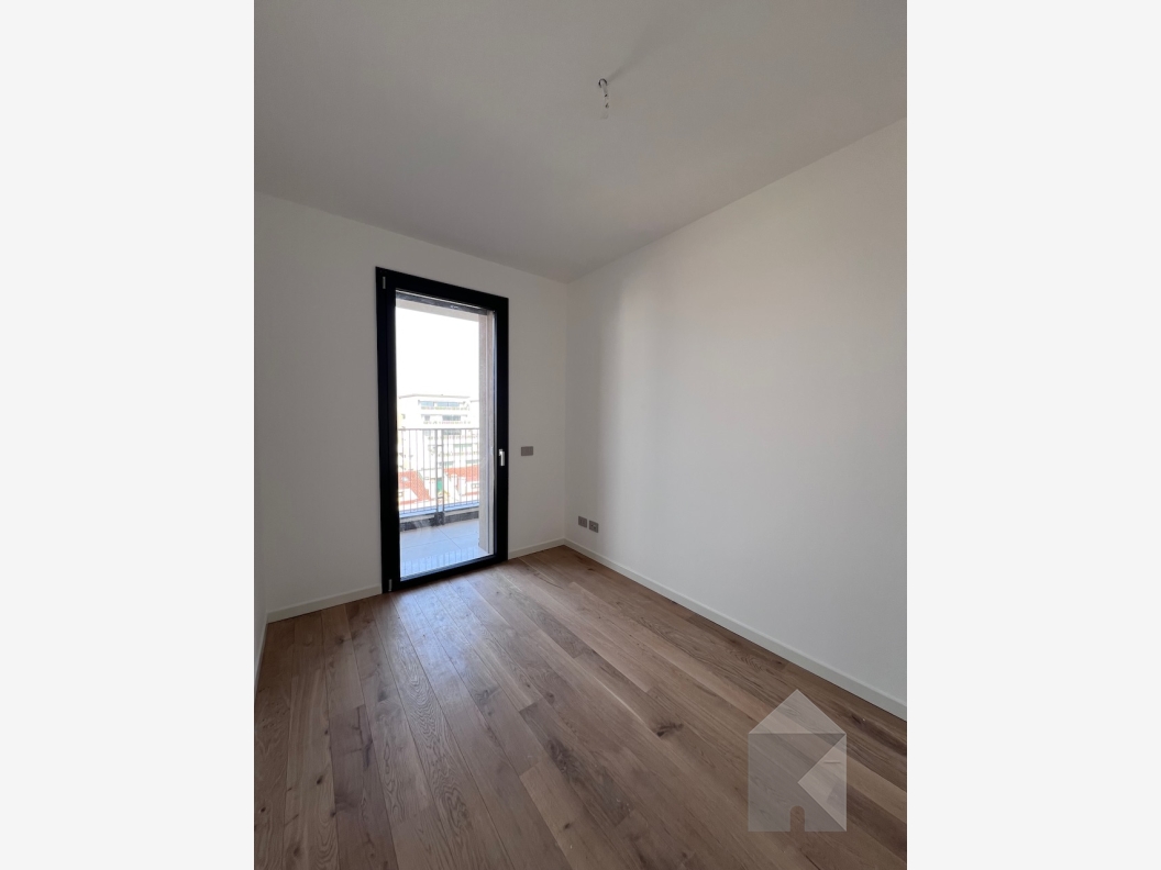 Giardino Marconi: Spazioso 3 camere al quinto piano (A5.3)