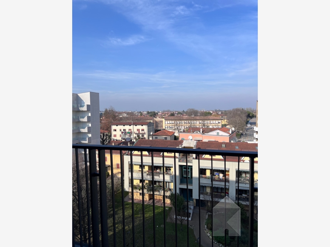 Giardino Marconi: Spazioso 3 camere al quinto piano (A5.3)