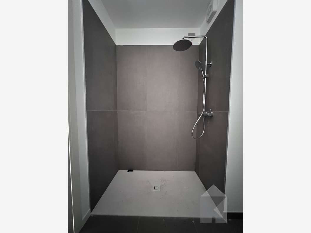 Giardino Marconi: Spazioso 3 camere al quinto piano (A5.3)