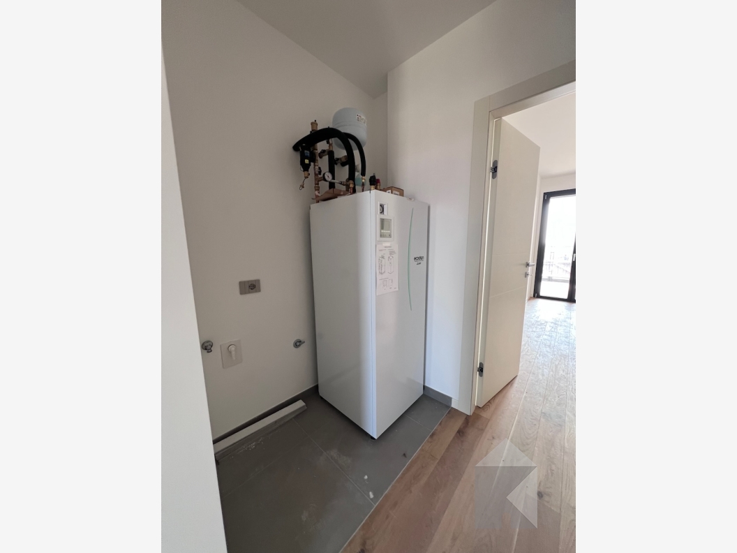 Giardino Marconi: Spazioso 3 camere al quinto piano (A5.3)