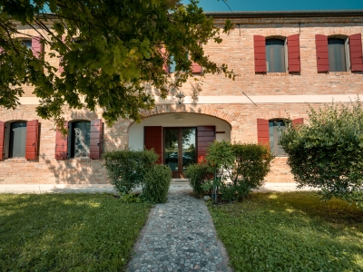 Splendida bifamiliare affacciata sulla Piave Vecchia