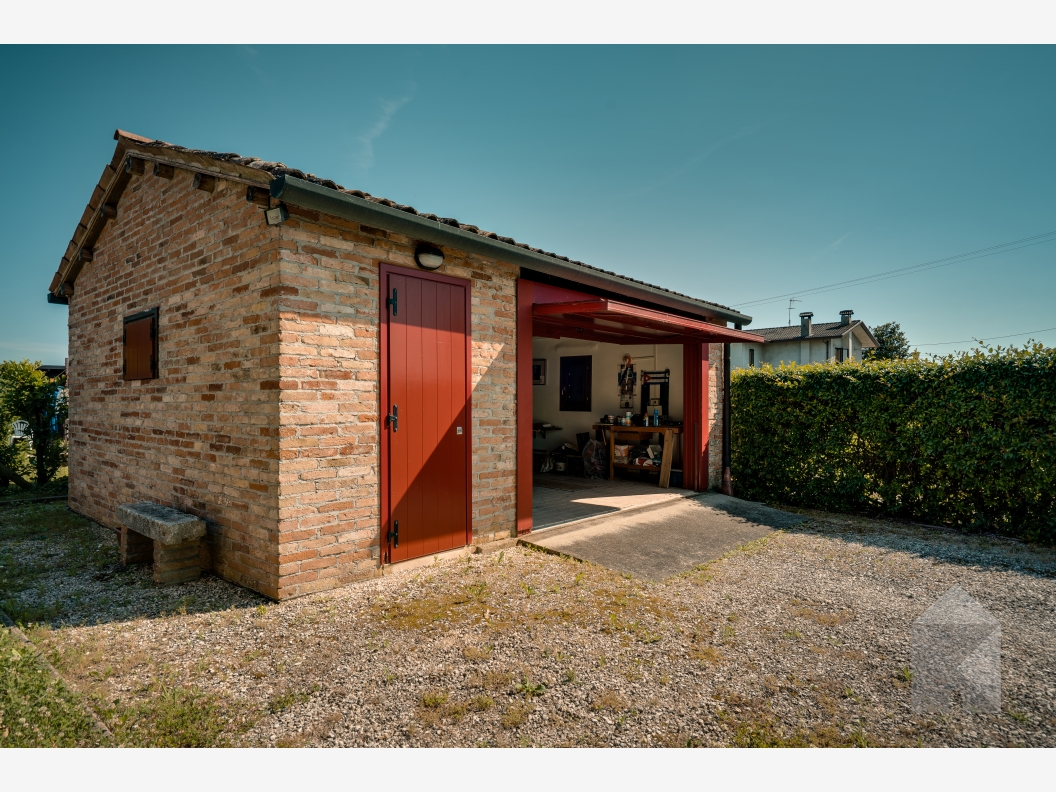 Splendida bifamiliare affacciata sulla Piave Vecchia