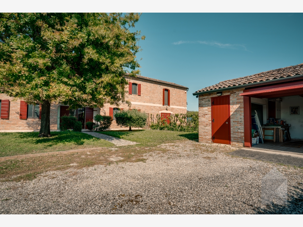 Splendida bifamiliare affacciata sulla Piave Vecchia