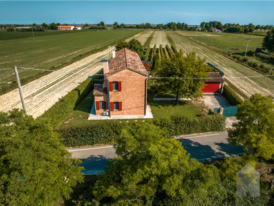 Splendida bifamiliare affacciata sulla Piave Vecchia